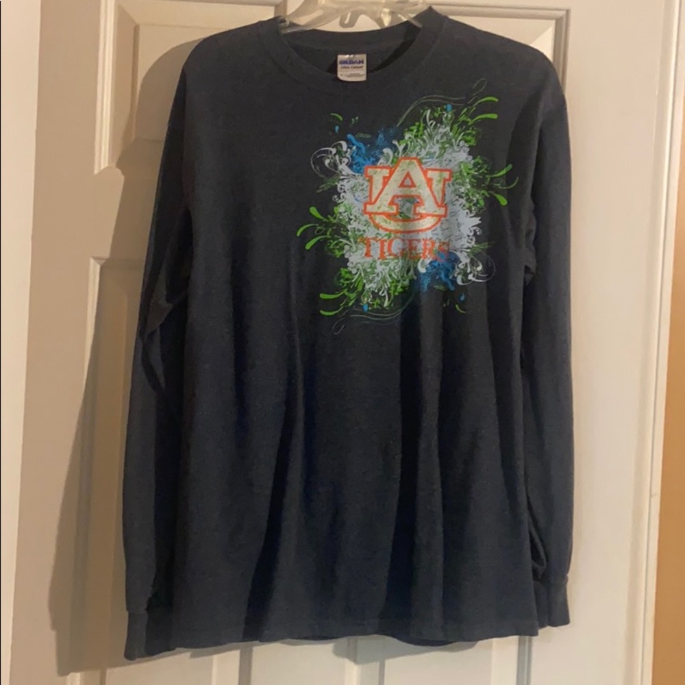 Women’s Auburn shirt